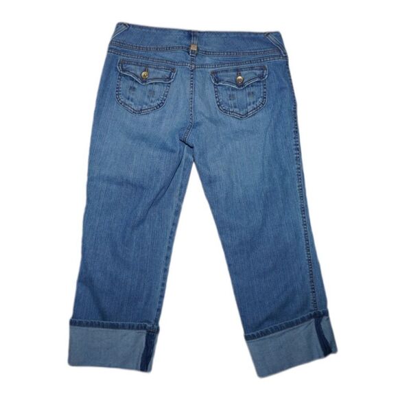 Glo by J.Lo Light Wash Jean Capri's, Size 11 (Junior) - Picture 4 of 5